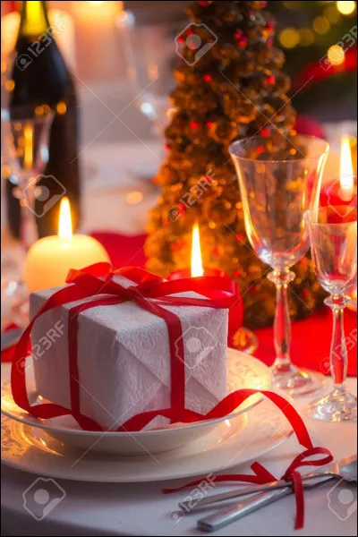 Complétez : 
"... de la population française fête Noël à 10 personnes ou plus."