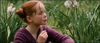 Trouvez le nom du réalisateur de ce film de 2007, où une petite fille devient l'amie de notre animal !