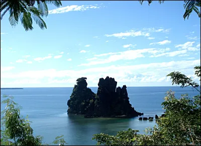 Dans quelle commune se situe la Poule Couveuse ?
