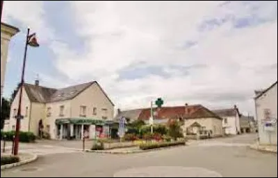 Cette commune de 800 habitants, située dans le département de Loir-et-Cher au nord de Blois, c'est ...