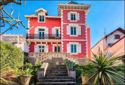 Quel écrivain est l'auteur du roman "Le Chevalier de Maison-Rouge" ?