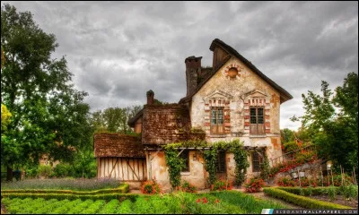 Qui est le réalisateur du film "La Maison du docteur Edwardes" ?