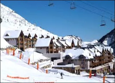 La Mongie est une station de ski française. Dans quelle chaîne de montagnes se trouve-t-elle ?