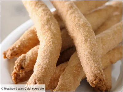 Dans quelle ville du département de l'Hérault pourrez-vous déguster le fameux biscuit, appelé "zézette" ?