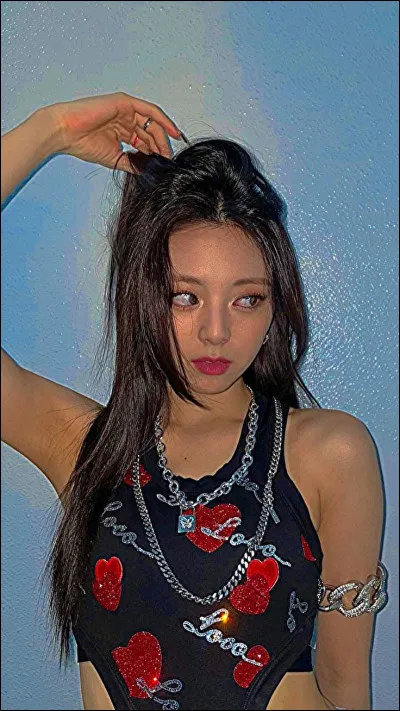 Yuna est une grande fane des...