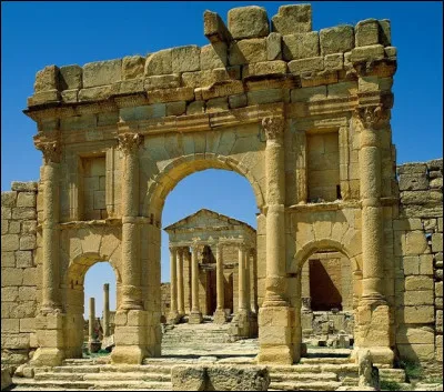 Dans quelle ville est-il né en 247 avant. J.-C. ?