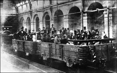 Ce 10 janvier, le chemin de fer souterrain de Londres, premier métro, est mis en service : c'était en ...