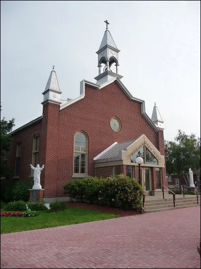 Dans quelle ville, la chanteuse canadienne Céline Dion est-elle née ?