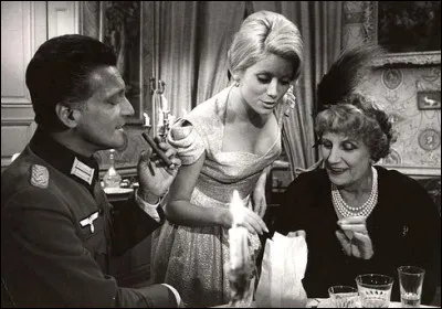 Quel est ce film de Jean-Paul Rappeneau, sorti en 1966, où elle est l'épouse de Philippe Noiret ?