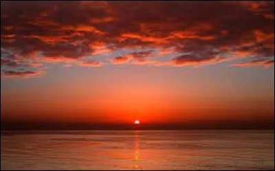 À quel écrivain doit-on le roman "Les Secrets de la mer Rouge" ?