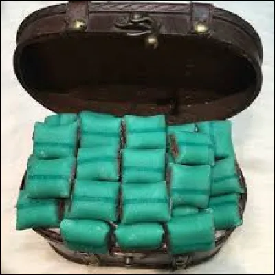 Papa, très gourmand, reçoit avec plaisir des chocolats !