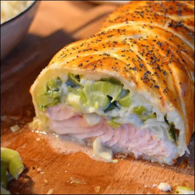 Suivront des paupiettes de saumon. Selon les accords culinaires traditionnels, avec quoi sont-elles farcies ?