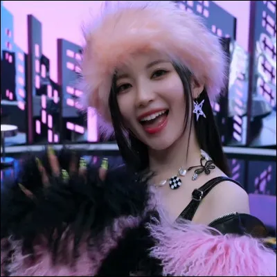 Une membre qui est japonaise, comment s'appelle-t-elle ?