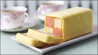 Gastronomie : Comment s'appelle ce gâteau rectangulaire composé d'une génoise recouverte de pâte d'amande et dont la tranche montre un damier de 4 carreaux roses et jaunes ?