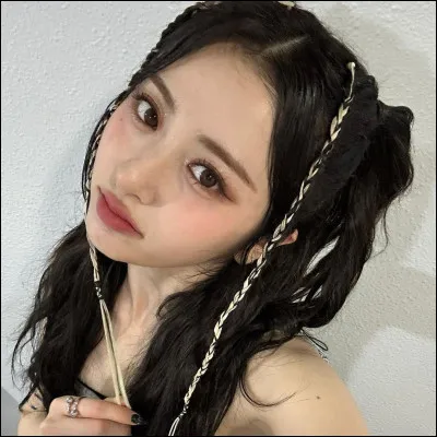 De quel groupe fait partie Yun-jin ?