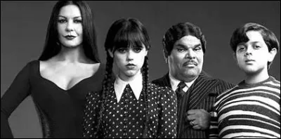 Dans quelle ville se trouve l'internat où Mercredi a été envoyée par ses parents ?