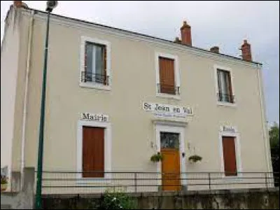 Saint-Jean-en-Val est un village de l'ancienne région Auvergne. Il se situe dans le département ...