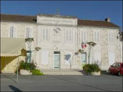 Village de l'arrondissement de Jonzac, Salignac-sur-Charente se situe dans le département ...
