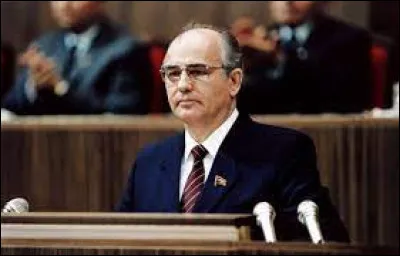 Ce 11 mars, au lendemain de la mort de Konstantin Tchernenko, Mikhaïl Gorbatchev devient secrétaire général du Parti communiste et prend les rênes de l'URSS : c'était en ...