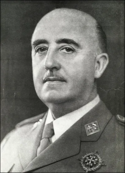 En 1937, quelle ville basque le dictateur espagnol Francisco Franco a-t-il fait bombarder ?