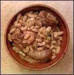 Chaque anne des chapiteaux accueillent des milliers de convives venus fter et dguster le cassoulet de ...