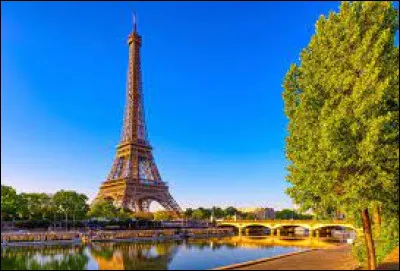 Trouvez la femme à l'aide de la photo !