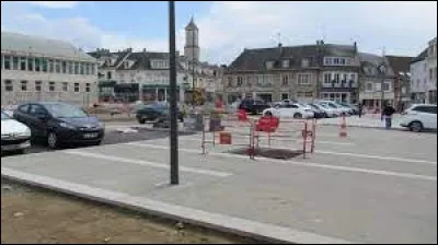 Cette commune du département d'Eure-et-Loir, peuplée de 3 300 habitants, située sur les premières collines du Perche, c'est ...