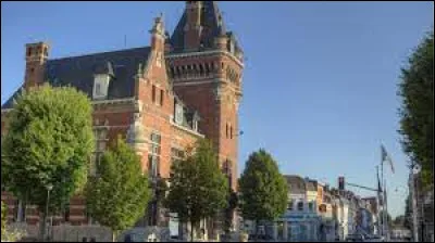 Cette commune de l'agglomération lilloise, peuplée de 22 000 habitants, c'est ...