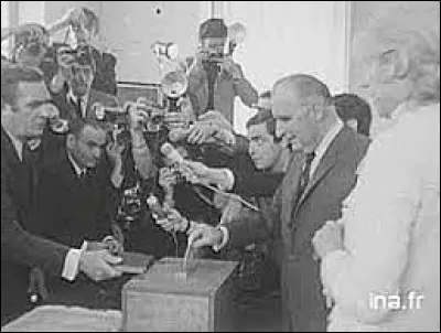 Ce 15 juin, Georges Pompidou est élu président de la République avec 58,21 % des voix : c'était en ...