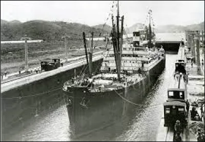 Ce 15 août, le canal de Panama est ouvert à la navigation : c'était en 
 ...