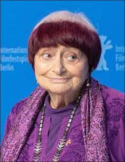 Née Arlette Varda, Agnès Varda voit le jour à Ixelles (Belgique) le 30 mai 1928, et meurt à Paris le 29 mars 2019. Cinéaste, photographe et plasticienne, elle reçut durant sa vie nombre de récompenses. En 2009, elle reçoit le César du meilleur film documentaire. Quel est le titre de ce long métrage ?