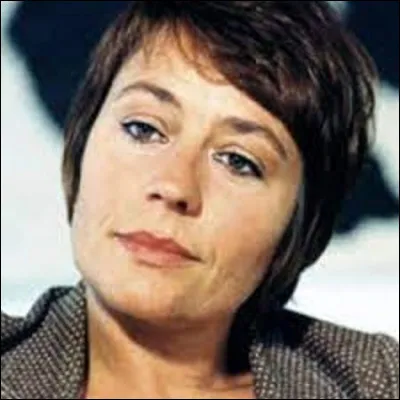 Annie Girardot est née à Paris le 25 octobre 1931, et morte dans la même ville le 28 février 2011. Actrice, elle reçut durant sa carrière trois César. Un comme meilleure actrice pour le film ''Docteur Françoise Gailland'', et deux comme meilleure actrice dans un second rôle pour ''Les Misérables'', en 1996, et un en 2002. Pour quel long métrage ?
