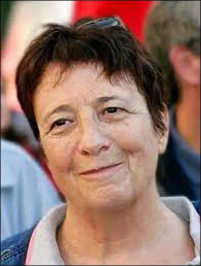 Femme politique d'extrême gauche, Arlette Laguiller est née à Paris le 18 mars 1940. Combien de fois s'est-elle présentée à une élection présidentielle sous la bannière Lutte Ouvrière ?