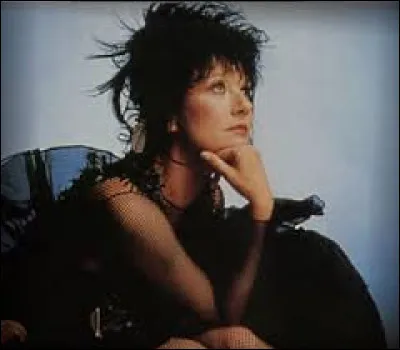 À quelle chanteuse française doit-on le tube "Étienne" en 1987 ?