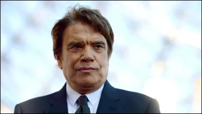 Dans la série "Tapie" diffusée sur Netflix, qui incarne le rôle de Bernard Tapie ?