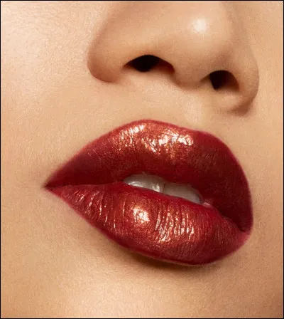 À quelle chanteuse doit-on le titre "I kissed a girl" ?