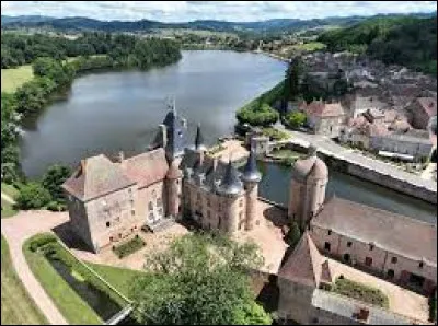 Cette commune de Sa&ocirc;ne-et-Loire, situ&eacute;e dans le Charolais et peupl&eacute;e de 1 600 habitants, c'est ...
