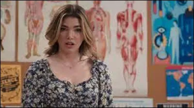 Comment s'appelle la "presque copine" de Cole ?