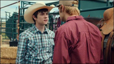 Quels sont les prénoms des deux Walter qui craquent pour Jackie ?