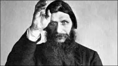 Ce 17 décembre, Raspoutine, mystique et guérisseur russe, confident d'Alexandra Feodorovna, épouse du tsar Nicolas II, est assassiné à Saint-Pétersbourg : c'était en ...