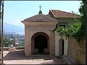Outre le chteau et son donjon d'poque carolingienne, on peut visiter la chapelle de la Pausa construite au XVe sicle, suite  un voeu des habitants au moment ...