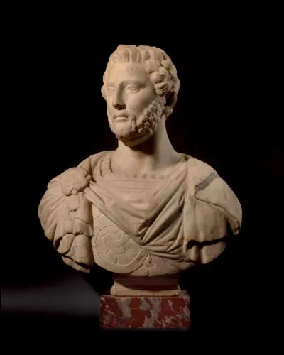 Pourquoi Titus et Bérénice, amoureux fous l'un de l'autre, doivent-ils se séparer ?