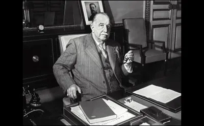 Ce 19 décembre, la CGT connait une scission : certains dirigeants la quittent en dénonçant l'emprise du parti communiste et créent Force ouvrière (FO) : c'était en ...