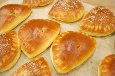 Quel est le nom de cette pâtisserie belge à base de pâte à tarte et fourrée d'une garniture de fruits ?