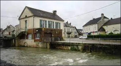 Village Côte-d'Orien, traversé par l'Ource et la Digeanne, Leuglay se situe dans l'ex région ...