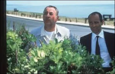 Dans quel film r&eacute;alis&eacute; par Pierre Granier-Deferre, est-il l'inspecteur Leroyer, aux c&ocirc;t&eacute;s de Philippe Noiret, Elizabeth Bourgine et Gabrielle Lazure ?