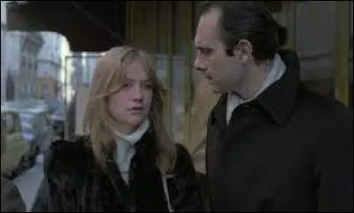 Quel est ce film r&eacute;alis&eacute; par Maurice Pialat, dans lequel il est Andr&eacute;, mari&eacute; &agrave; Nelly (Isabelle Huppert) ?