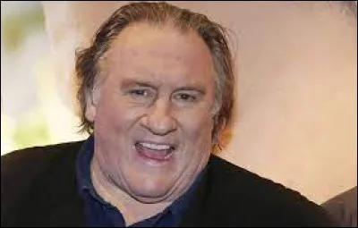 Gérard Depardieu, connu pour son charisme et son talent artistique, a fait l'objet de critiques en raison de déclarations qui ont été perçues comme grossières, notamment envers les femmes. Depuis 2013, il est naturalisé :