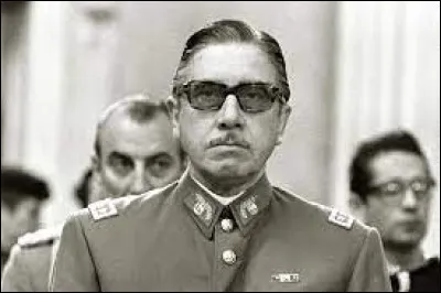 Quel événement s'est déroulé au Chili en 1973, marquant le renversement du gouvernement d'Allende ?