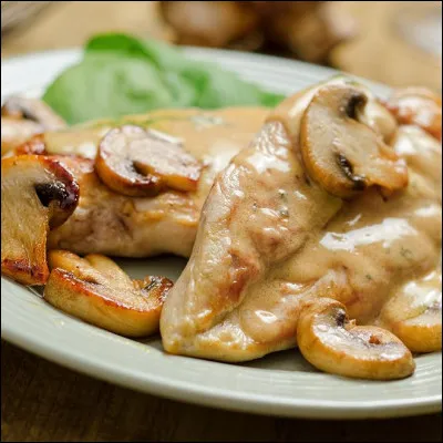 Quelle sauce pour votre escalope de poulet est à base d'un oignon blondi au beurre puis mouillé au cidre ?